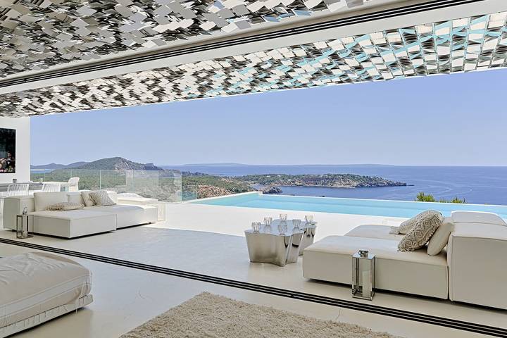 Chalet para 12 personas, con Jacuzzi además de Terraza y Jardín en Es Cubells