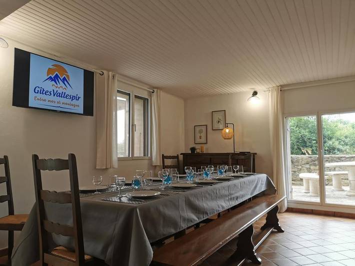 Location de vacances pour 12 personnes, avec Terrasse et Jardin ainsi que Piscine et Vue à Taulis - 2
