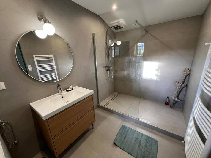 Gîte pour 4 personnes, avec jardin et vue ainsi que terrasse et piscine à Saint-Julien (Rhône) - 3