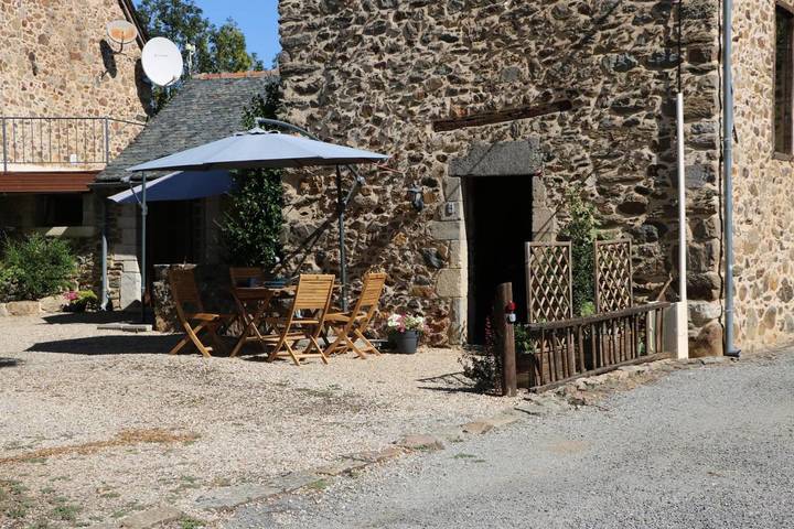 Location de vacances pour 4 personnes, avec vue ainsi que jardin et piscine à Villefranche-de-Rouergue - 4