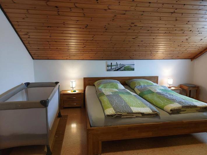 Ferienwohnung für 4 Personen, mit Balkon und Garten sowie Ausblick in Waldachtal - 2