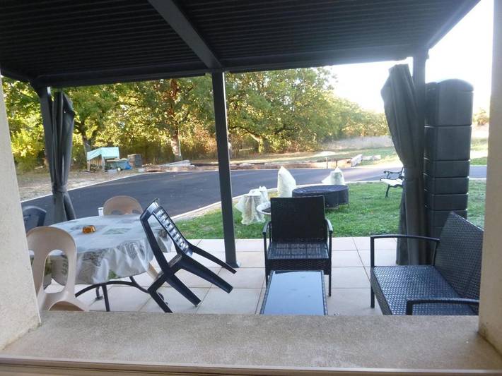 Location de vacances pour 4 personnes, avec vue ainsi que piscine et jardin, adapté aux familles à Lalbenque - 3