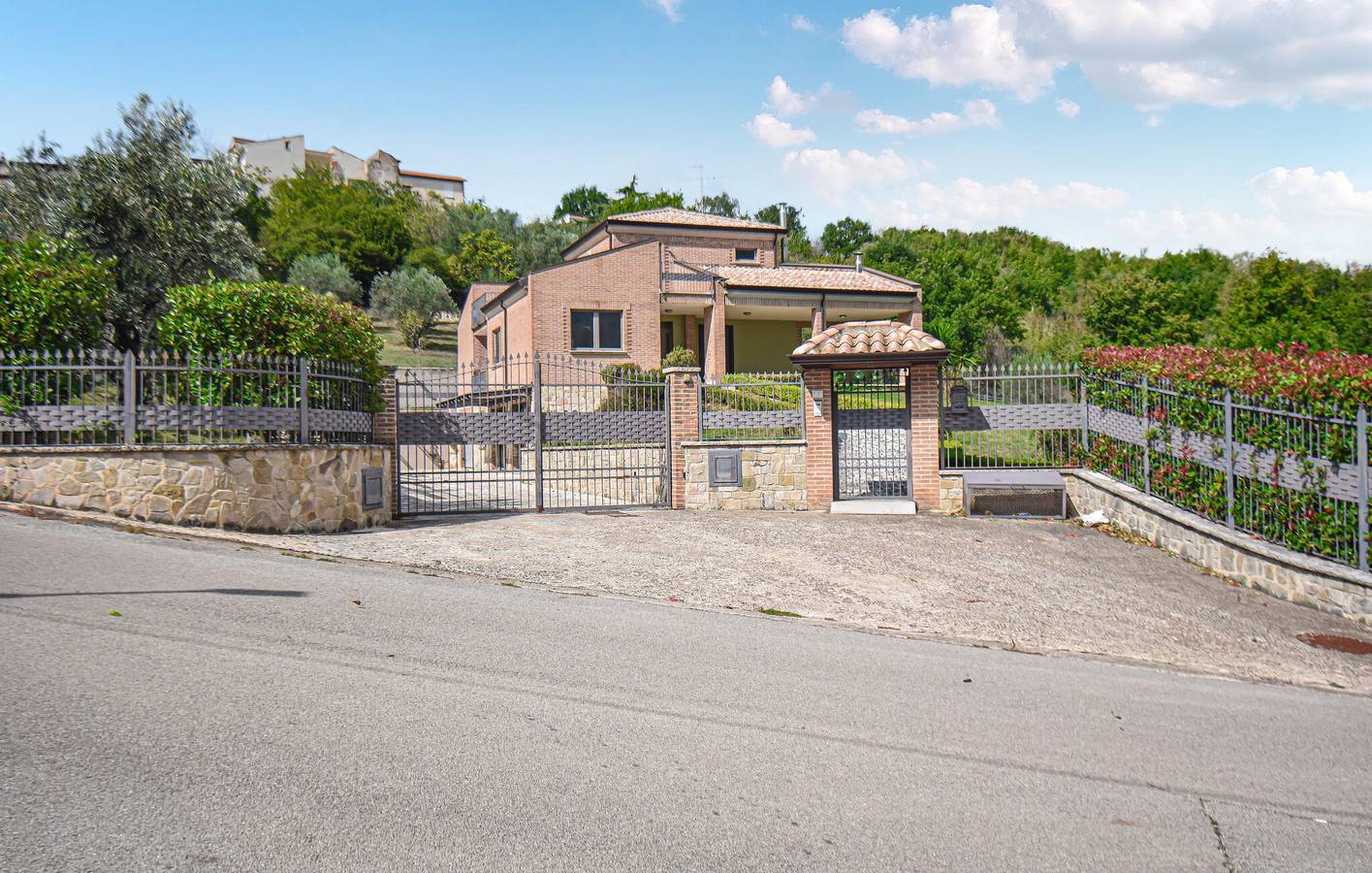 Gemütliche Ferienwohnung mit WLAN, Klimaanlage und Parkplatz, 1,5 km von Montemiletto entfernt in Torre Le Nocelle, Avellino Provinz