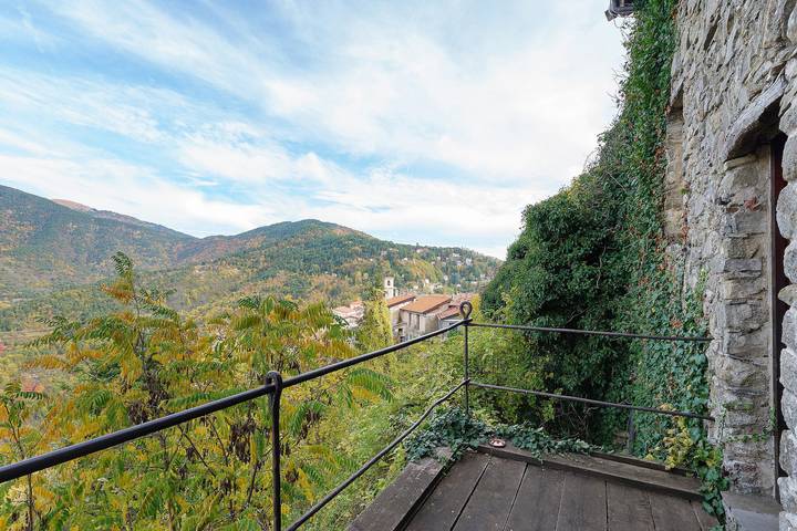 Appartamento intero, Bodynsoul - A Panoramic Retreat in Baiardo, Alpi Liguri