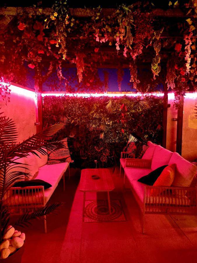 Gîte pour 2 personnes, avec sauna ainsi que jacuzzi et terrasse, animaux acceptés à Ménesplet - 3