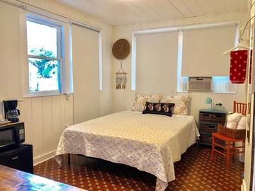 Vacation Home for 2 Guests in Little Havana, Miami, Picture 4
