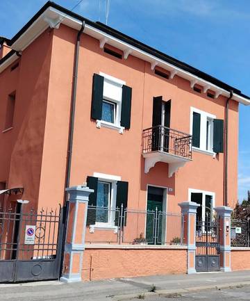 Ferienwohnung für 3 Personen, mit Sauna und Garten sowie Whirlpool, mit Haustier in Verona