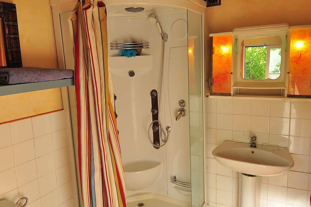 Entire apartment, Appartement T1 33m2 au Calme Tonnelle Ombragée in Marseille, Marseille region