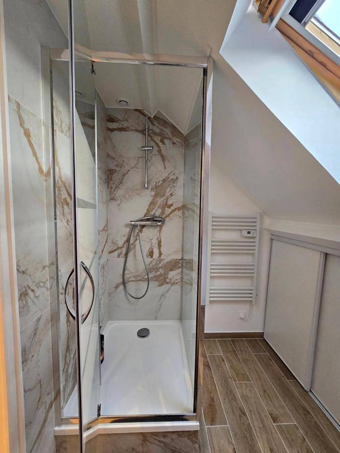 Appartement de vacances entier, Double Room in Le Mesnil-Amelot, Seine-et-Marne
