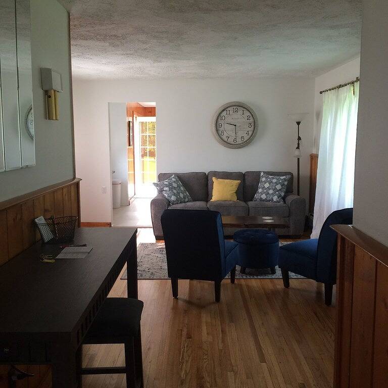 Kürzlich aktualisierte Ranch im Dorf Clifton Springs, Ny in Ontario County