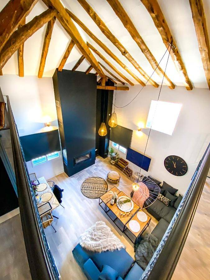 Casa rural para 8 personas, con piscina además de vistas y jardín, Se admiten mascotas en Cenizate