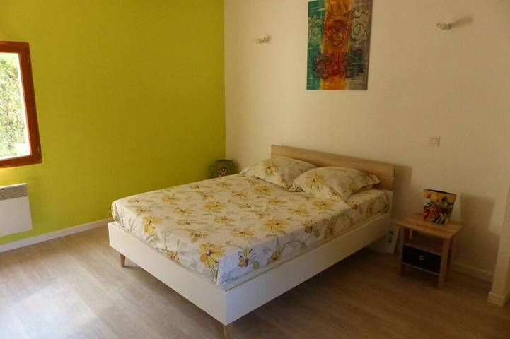 Location de vacances pour 6 personnes, avec terrasse et jardin à Flassans-sur-Issole - 2