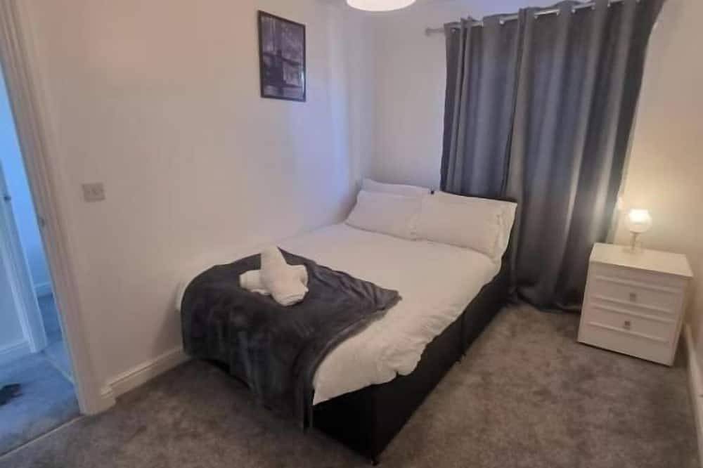 3Bed Maidstone Stay - Wifi, Parking, London Access in Kent