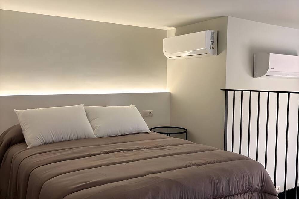Apartamento entero, Apartamento 'Dúplex B01' con piscina comunitaria, Wi-Fi y aire acondicionado in Alfàs del Pi, Costa Blanca