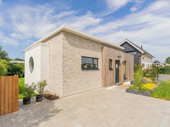 Ferienhaus für 4 Personen, mit Terrasse und Garten sowie Sauna in Renesse