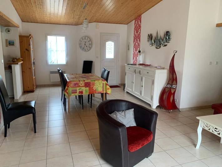 Location de vacances pour 4 personnes, avec terrasse à Landevieille - 3