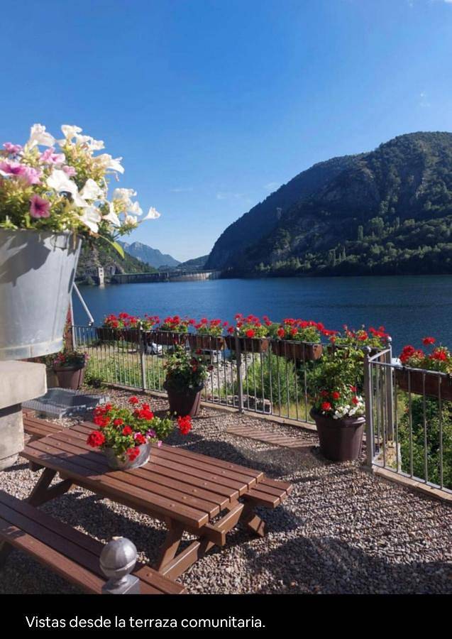 Apartamento para 4 personas, con Balcón y Terraza además de Vistas al lago y Vistas en Parque nacional de Ordesa y Monte Perdido