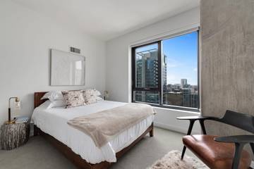 Vacation Rental for 5 Guests in Chicago, Cook County, Picture 2
