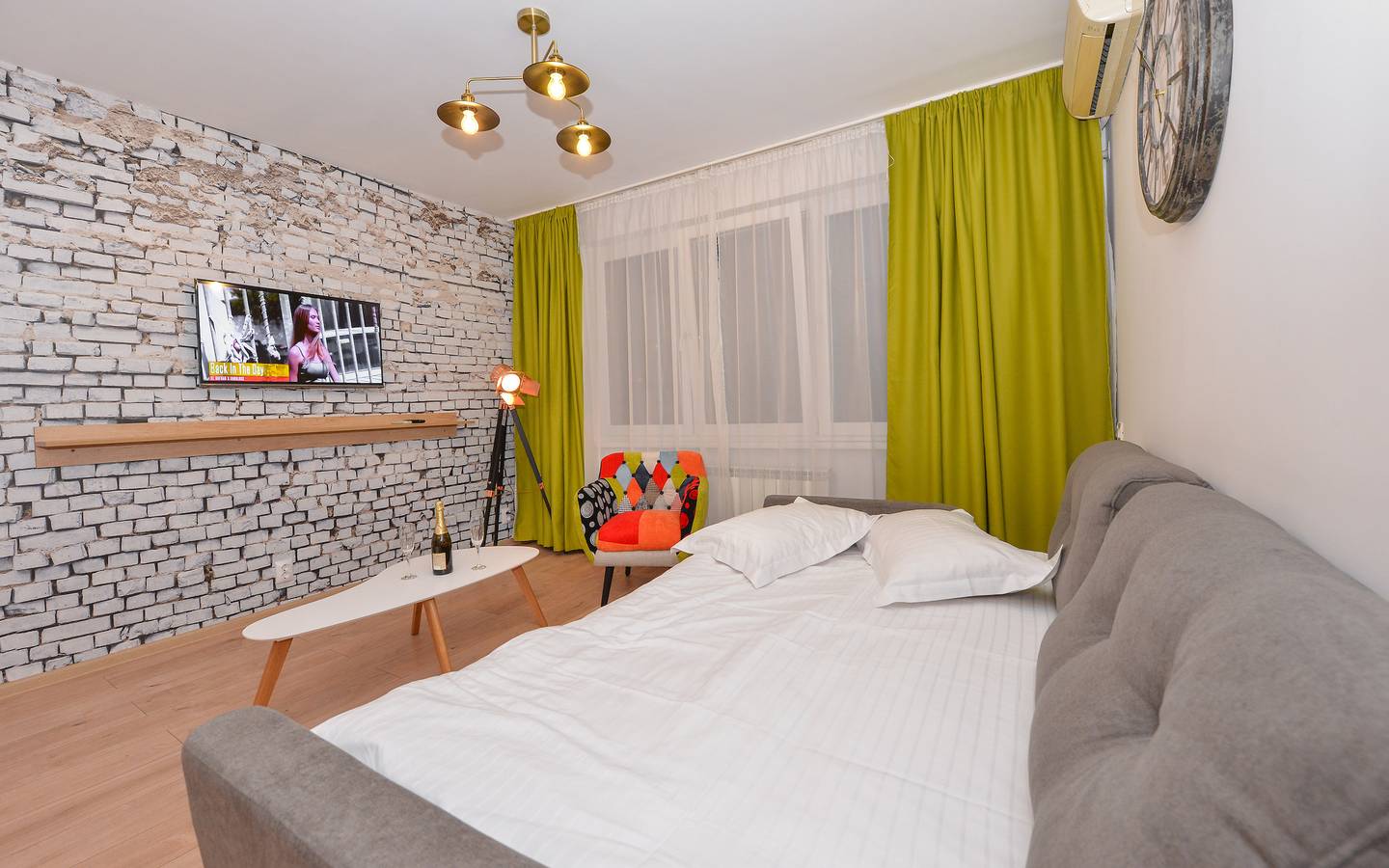 Ganze Wohnung, Athene - Ein Schlafzimmer - neben der Victoria Avenue und den Cismigiu-Gärten in Bukarest, Walachia