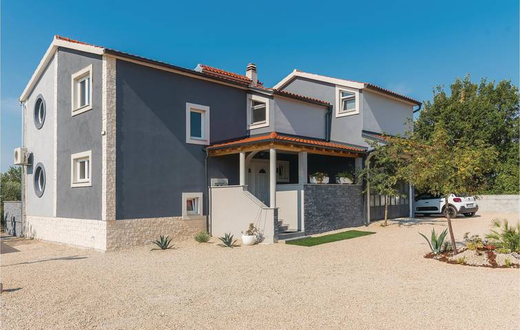 „Charmante 2-Zimmer-Wohnung mit Pool in der Nähe des Flusses Krka und des Visovačko-Sees“ in Skradin, Šibenik-Knin