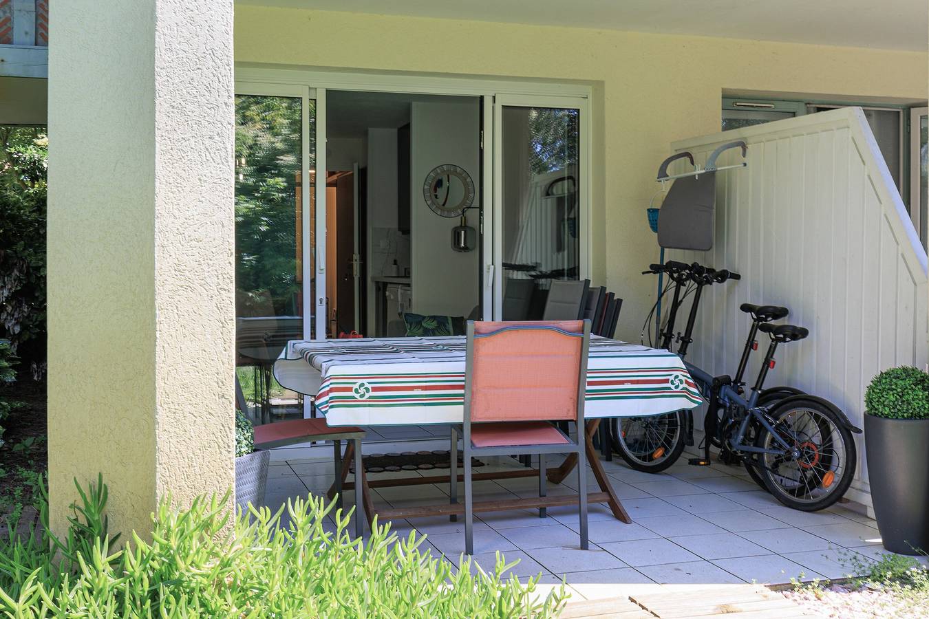 Appartement entier, Appartement en rez-de-chaussée, avec piscine, terrasse & jardin in Moliets-et-Maa, Côte d’Argent