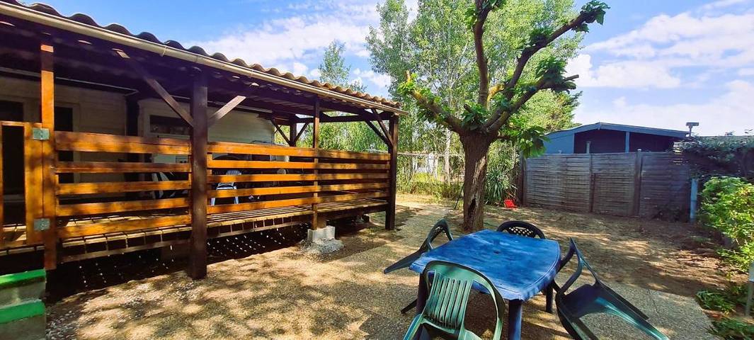 Camping für 6 Personen, mit Terrasse und Garten in Vias