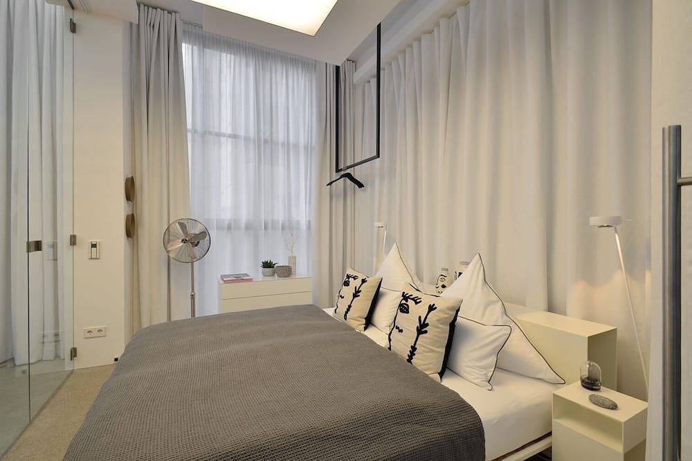 Entire apartment, Luxury Design-Apartment \"Omaruru\" in the center of Munich in Munich Ludwigsvorstadt, Munich