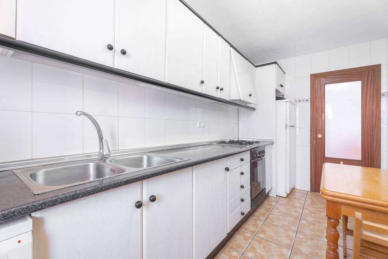 Apartamento entero, Apartamento 'Antiga Escola De Molinell' con vistas a la montaña, terraza privada y jardín privado in Culla, Provincia de Castellón