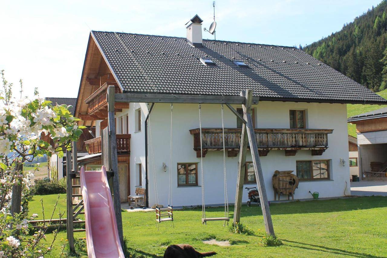 Appartement entier, One-Bedroom Apartment with Balcony in Villgratener Berge, Niederdorf