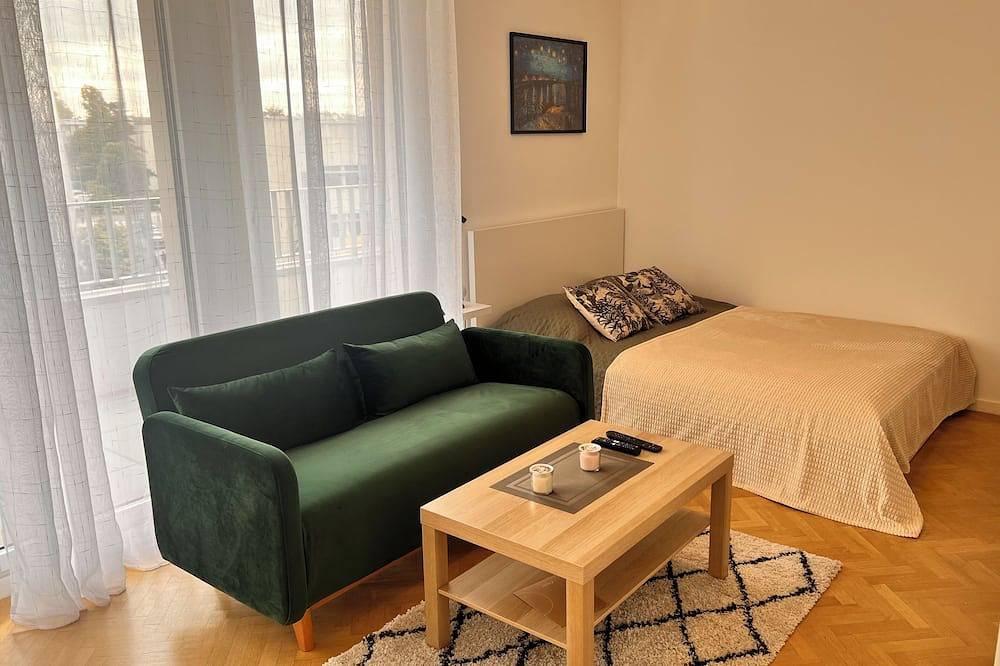 Entire apartment, Modern studio, 3 min walk from Massy-Tgv Station in Massy, Essonne