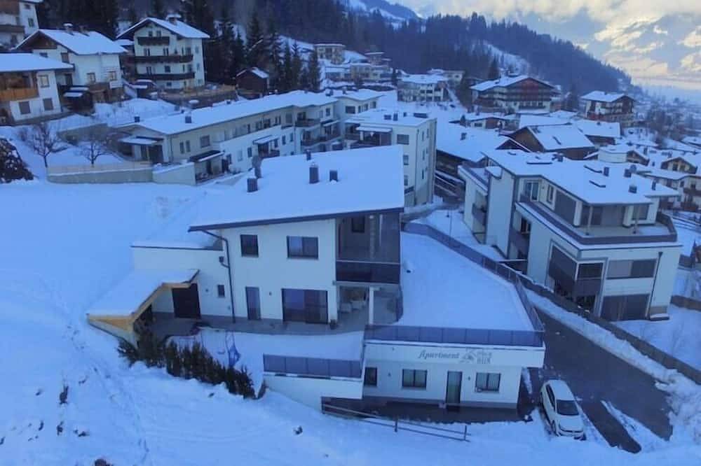 Entire apartment, Top holiday flat in Fügen near the ski area in Fügen, Ski-Optimal Hochzillertal