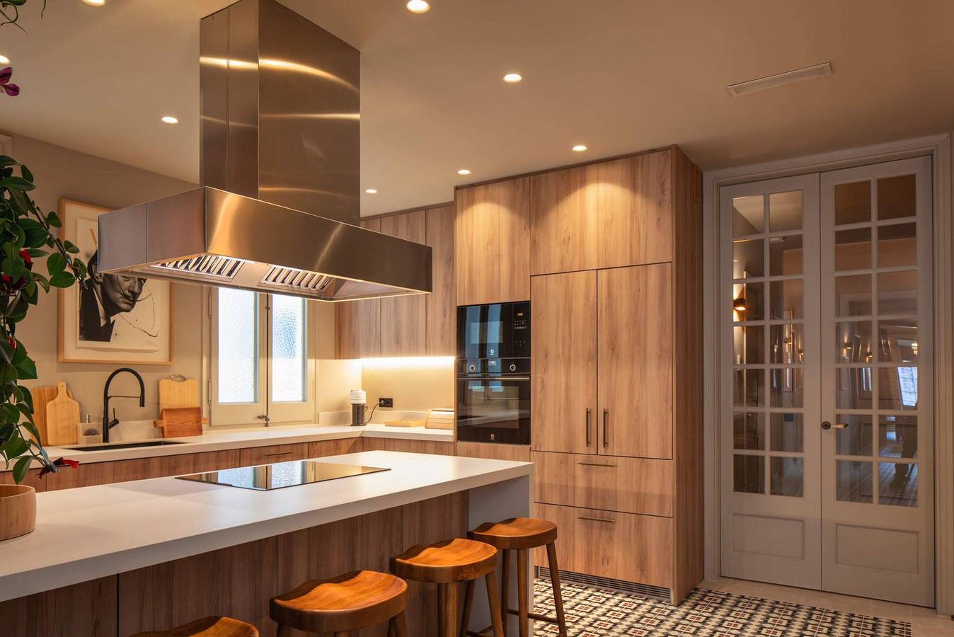 Entire apartment, Lovely 6 Br Flat in L'Eixample in Barcelona Centre, Barcelona