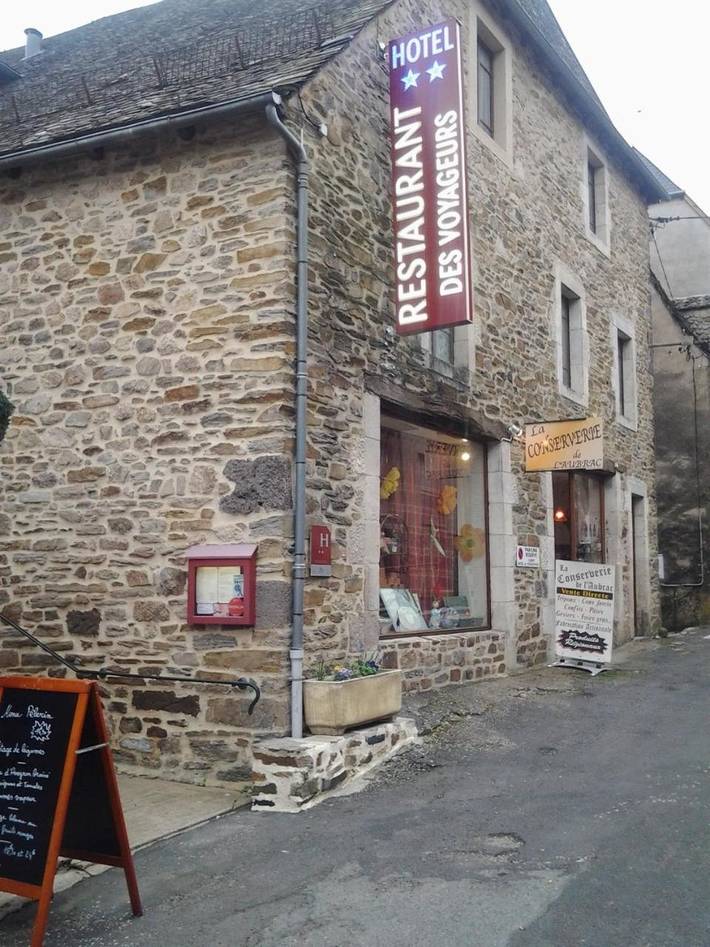 Hôtel pour 3 personnes, avec terrasse à Saint-Chély-d'Aubrac - 3