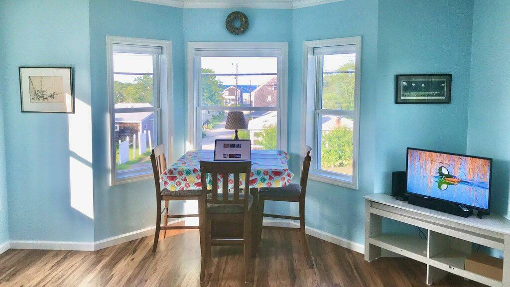 Ganze Wohnung, Ocean View Private Apartment. Sleeps 4. Vacation while working at home.\n in Marshfield, Massachusetts