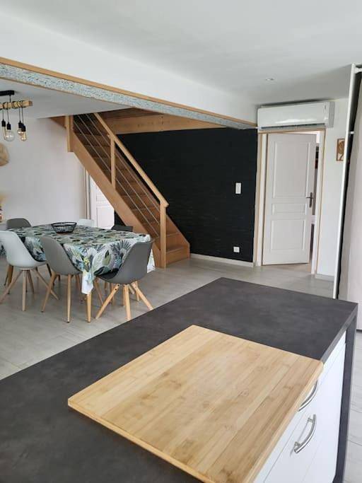 Location de vacances pour 6 personnes, avec jardin ainsi que vue et piscine, animaux acceptés à Saint-Vincent-Jalmoutiers - 4