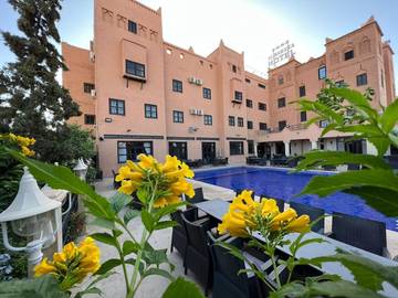 Hôtel pour 2 personnes, avec jardin et vue ainsi que piscine et bassin pour enfant, adapté aux familles à Ouarzazate
