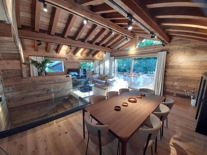 Gîte pour 12 personnes, avec Balcon et Terrasse ainsi que Jardin et Sauna dans Gare des Praz de Chamonix