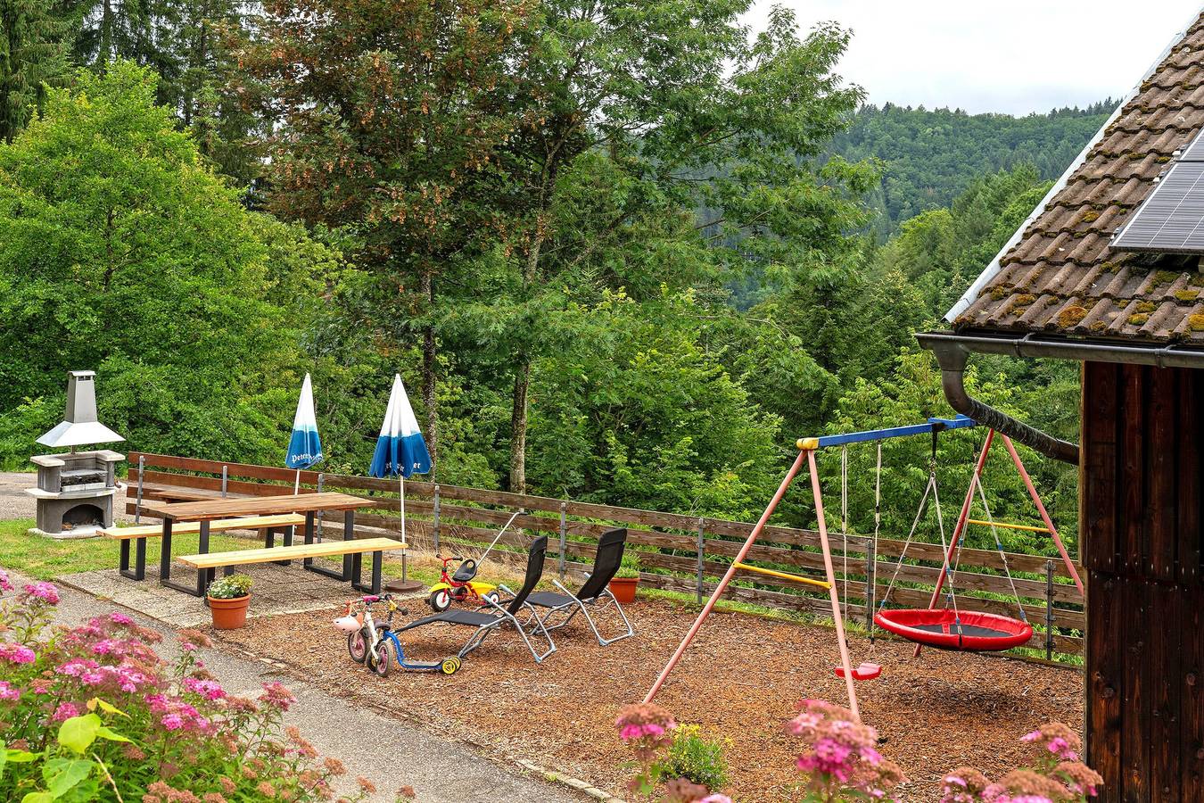 Ganze Wohnung, Ferienhof Brutoni Wohnung "Schwarzwaldtraum“ mit Bergblick, Balkon und gemeinsamer Grillplatz in Bad Peterstal-Griesbach, Mittlerer Schwarzwald