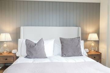 Log Cabin for 4 People in Surrey Hills, South East England, Photo 2