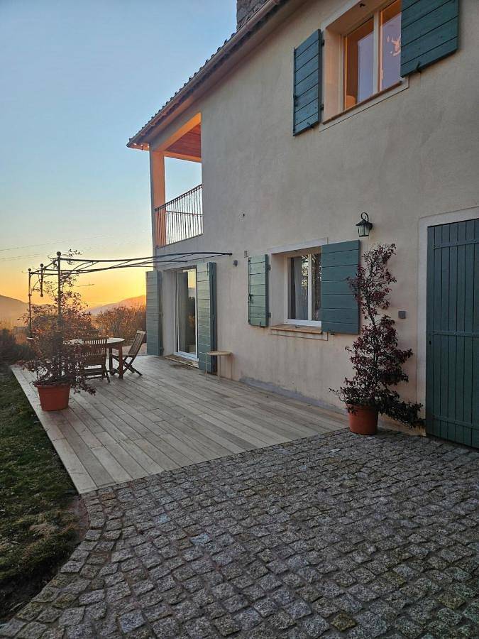 Gîte pour 2 personnes, avec Balcon ainsi que Terrasse et Jardin à Quenza
