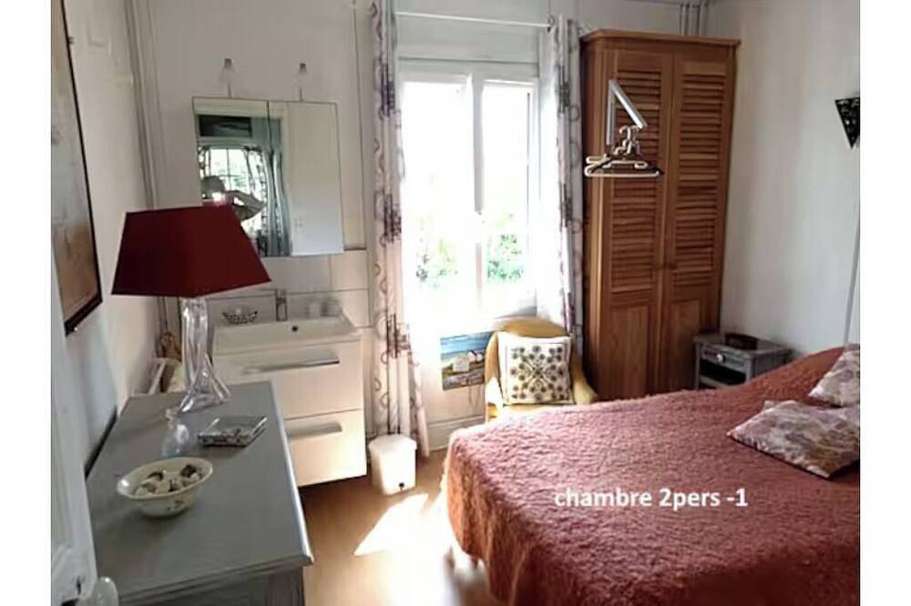 \"Charming historic chalet close to the sea\" in Gouville-sur-Mer, Coutances