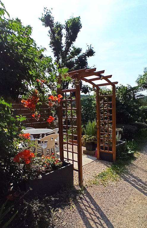 Gîte pour 4 personnes, avec piscine et terrasse dans l' Isère - 2