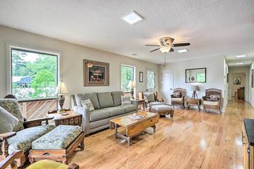 Log Cabin for 21 Guests in Lake Martin, Tallapoosa County, Picture 1