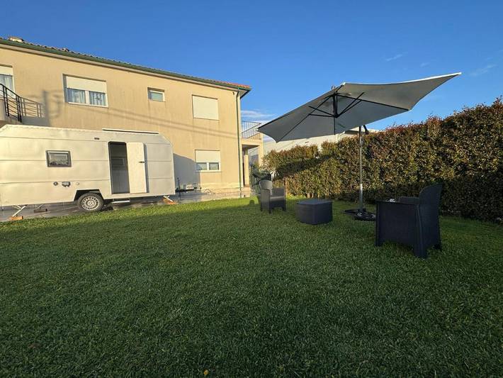 Camping para 4 pessoas, com jardim e piscina e ainda piscina infantil and vista no Região Norte