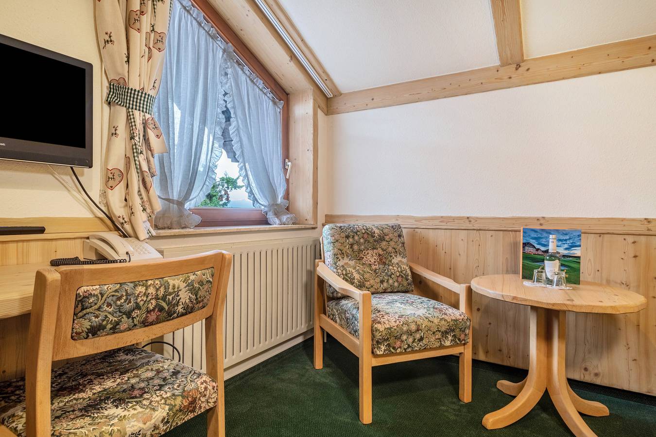 Ferienwohnung 'Zweibett Zimmer 2' mit Gemeinschaftsgarten in Friedrichshafen, Bodenseekreis