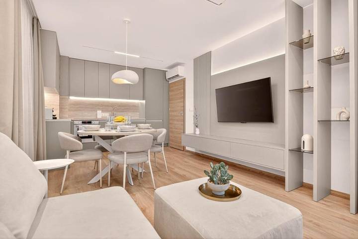 Ferienwohnung für 4 Personen, mit Pool und Ausblick sowie Terrasse, mit Haustier in Varna