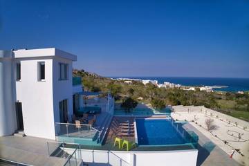 Holiday Rental for 10 People in Protaras, South Cyprus, Photo 3