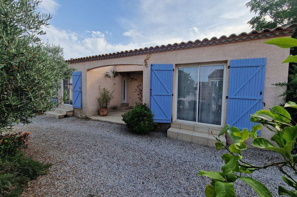 Les Favières. Gîte climatisé, Piscine. Wifi, Parking.  Mer 15min.  Cœur vignoble in Pinet (homonymie), Côte méditerranéenne (France)