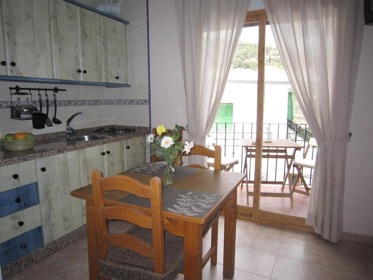 Apartamento entero, One-Bedroom Apartment with Mountain View in Pórtugos, Cordillera Penibética