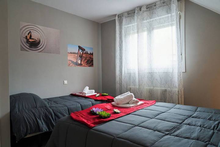 Villa con Piscina Climatizada en el Interior de la Casa y Mucho más in El Espinar, Province de Ségovie